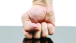 في اليوم العالمي للعُسْر.. كم يبلغ عدد السكان الذين يستخدمون اليد اليسرى؟