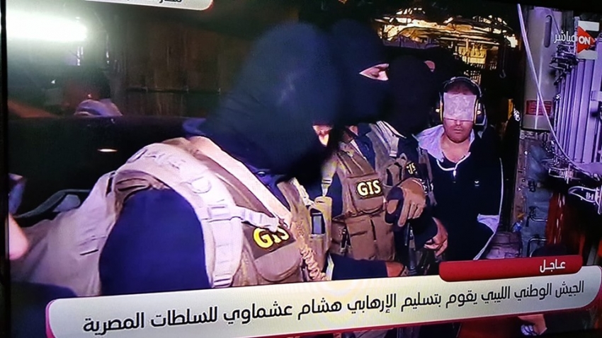 الجيش الوطني الليبي يقوم بتسليم الإرهابي هشام عشماوي للسلطات المصرية