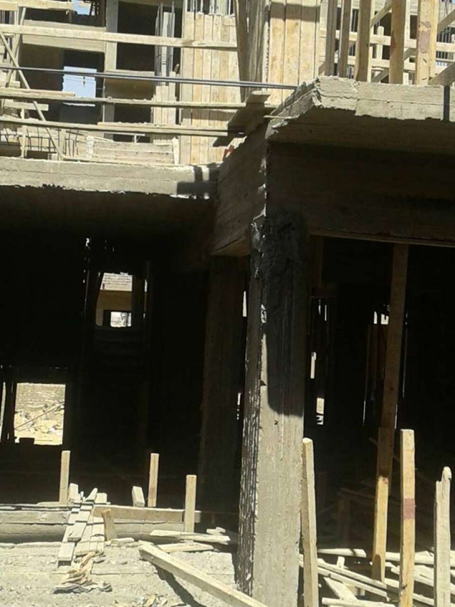 اسكان السويس يصدر قرار إيقاف لاحد عمارات الاسكان الاجتماعي بمدينة احمد زويل