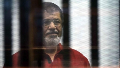 عاجل: وفاة الرئيس الاسبق محمد مرسي اثناء  حضوره لجلسة محاكمته فى قضية التخابر