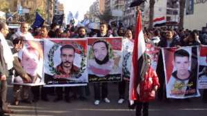 أسر شهداء ثورة يناير بالسويس تشيد بقبول الطعن على براءة مبارك