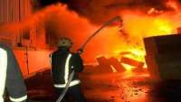 السيطرة على حريق محدود شب في مخزن شركة سنيوريتا بطنطا