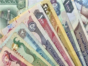 تراجع أسعار العملات العربية في ختام تعاملات اليوم الإثنين
