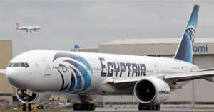 ضبط 8 هواتف محمولة يشتبه في استخدامها بـ «التفجير عن بعد» بمطار القاهرة