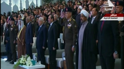 الرئيس السيسي يقف دقيقة حدادا على روح الشهيد مصطفى عبيد