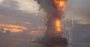 حريق فى سفينة بضائع بالغاطس الخارجى بميناء بور توفيق بالسويس