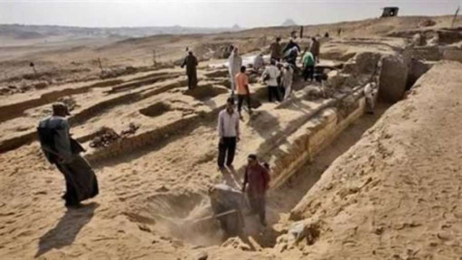 العثور على 12 مقبرة فرعونية جنوبي مصر