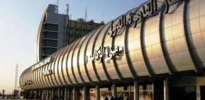 الحجر الصحي بمطار القاهرة يحتجز 3 حجاج مصريين للاشتباه في إصابتهم بـ&quot;كورونا&quot;
