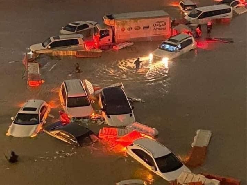فيضانات غير مسبوقة تضرب 4 دول خليجية.. «السيول تجرف الأخضر واليابس»