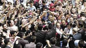 احتفالات لأنصار حزب العدالة والتنمية بتركيا بعد الفوز فى الانتخابات البرلمانية