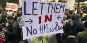 مفاجأة.. معهد بروكينجز الأمريكي: المسلمون الفائز الأكبر من حظر ترامب