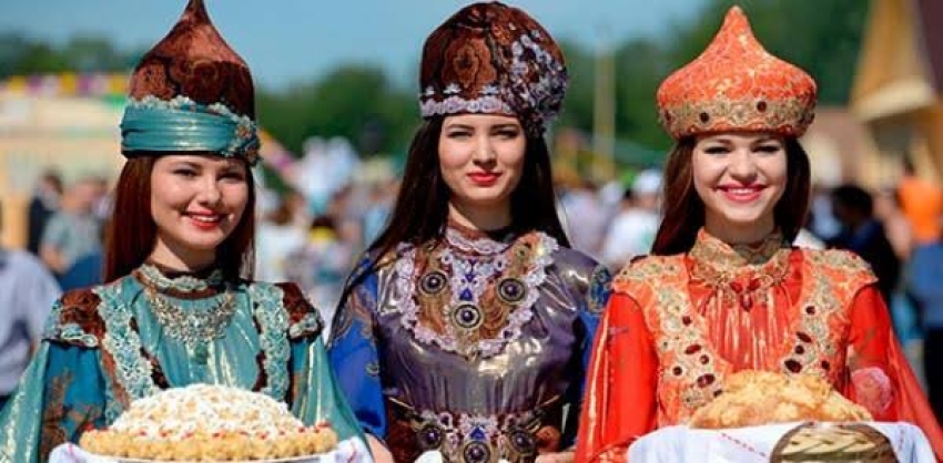 أجمل نساء العالم في تتارستان تتظاهرن بسبب العنوسة