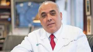 الدكتور أبو المجد الخبير المصرى بشرم الشيخ لمتابعة إنشاء وحدة علاج فشل الجهاز الهضمي وزرع الاحشاء