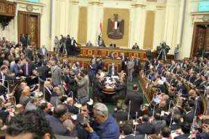 البرلمان يوافق على تمديد حالة الطوارئ فى سيناء لمدة ثلاثة أشهر.