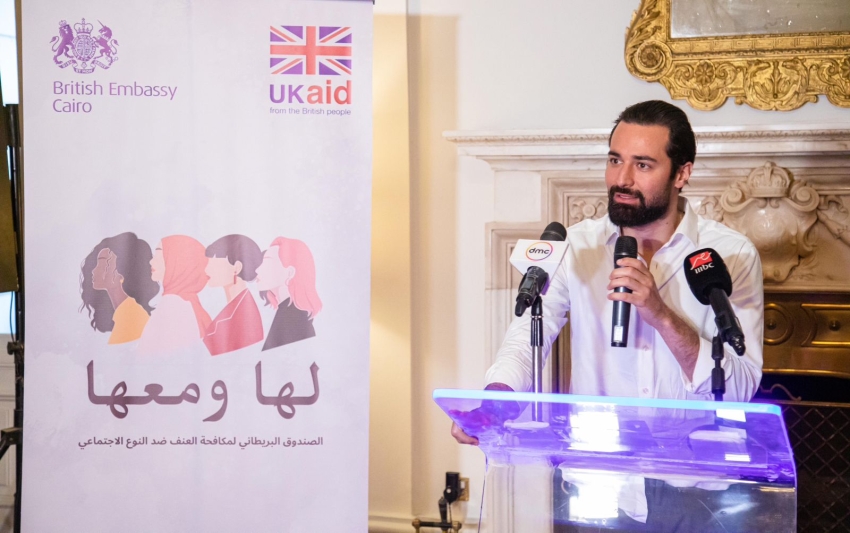 بصفته سفيراً للشؤون الاجتماعية    أحمد حاتم يشارك السفير البريطاني في أولى الحلقات النقاشية لمنحة لها ومعها